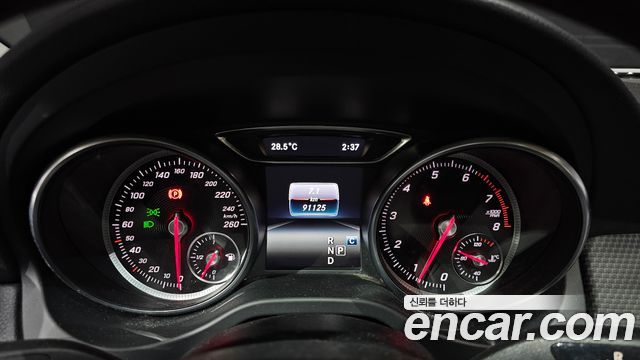 Mercedes-Benz GLA-Class GLA220