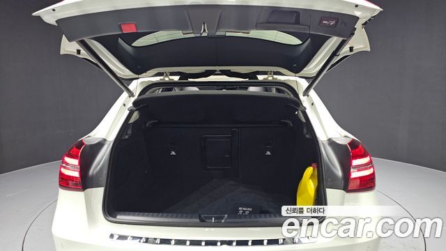 Mercedes-Benz GLA-Class GLA220