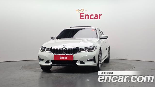 BMW 3-Series 330e Luxury