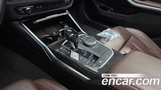 BMW 3-Series 330e Luxury