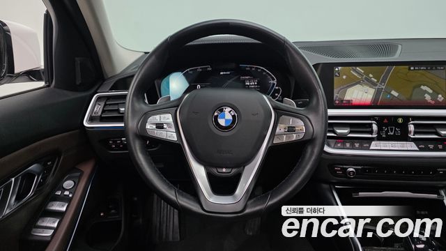 BMW 3-Series 330e Luxury