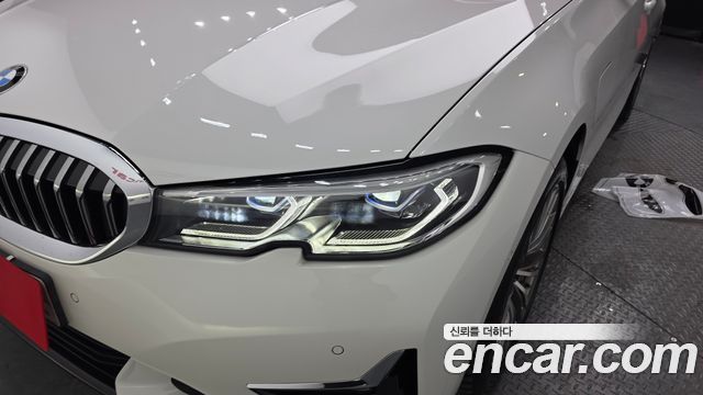 BMW 3-Series 330e Luxury