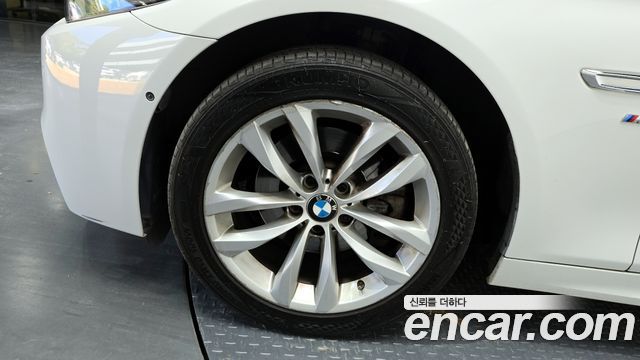 BMW 5-Series 528i xDrive M Aero Dynamic