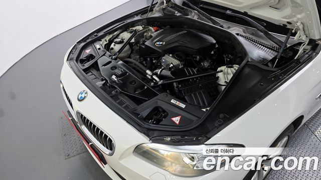 BMW 5-Series 528i xDrive M Aero Dynamic