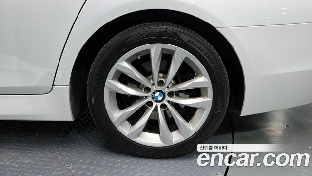 BMW 5-Series 528i xDrive M Aero Dynamic