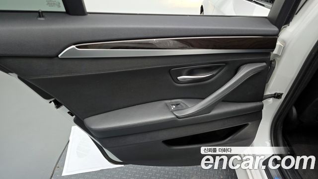 BMW 5-Series 528i xDrive M Aero Dynamic