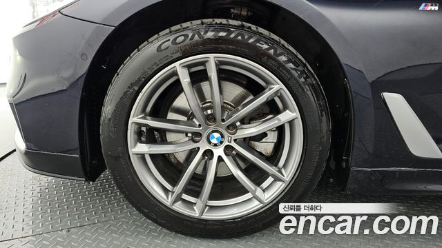 BMW 5-Series 520d xDrive M Sport Package Plus