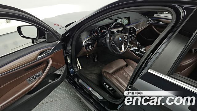 BMW 5-Series 520d xDrive M Sport Package Plus