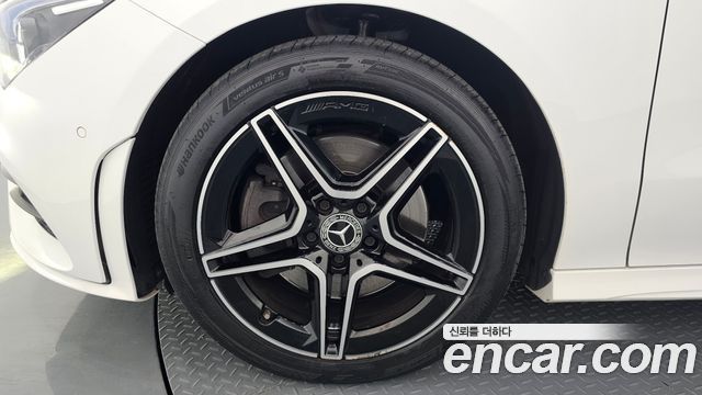 Mercedes-Benz CLA-Class CLA250 4MATIC