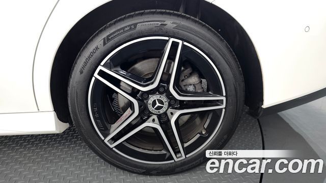 Mercedes-Benz CLA-Class CLA250 4MATIC