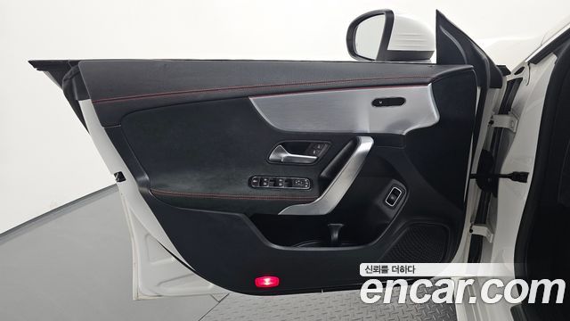Mercedes-Benz CLA-Class CLA250 4MATIC