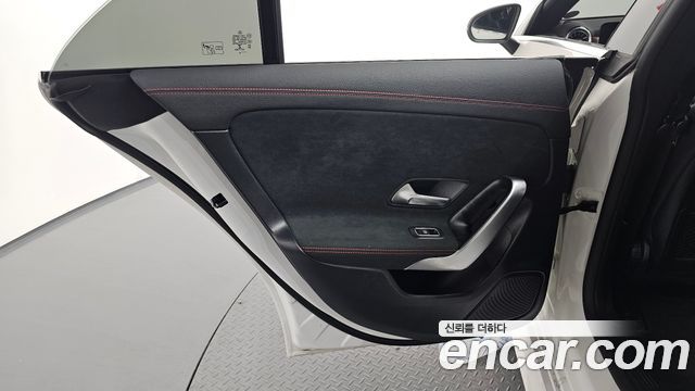 Mercedes-Benz CLA-Class CLA250 4MATIC