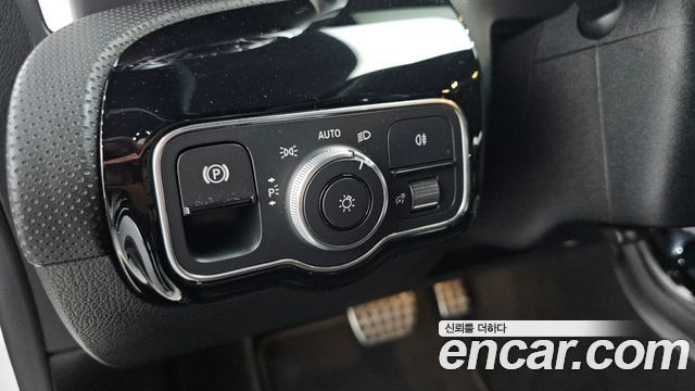 Mercedes-Benz CLA-Class CLA250 4MATIC
