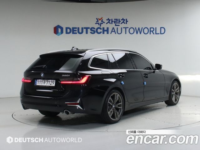 BMW 3-Series 320i Touring Luxury
