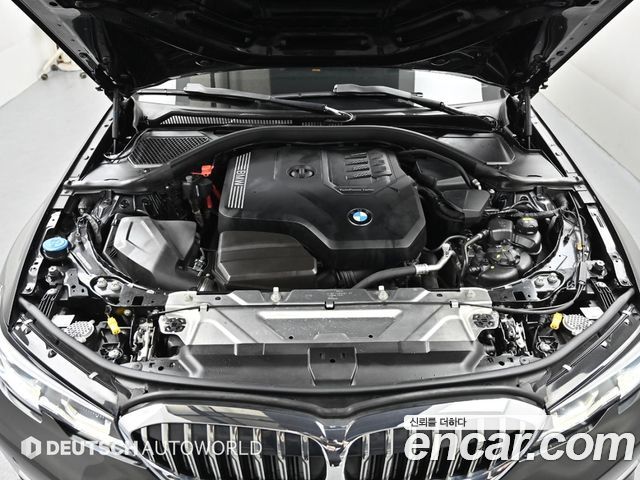 BMW 3-Series 320i Touring Luxury