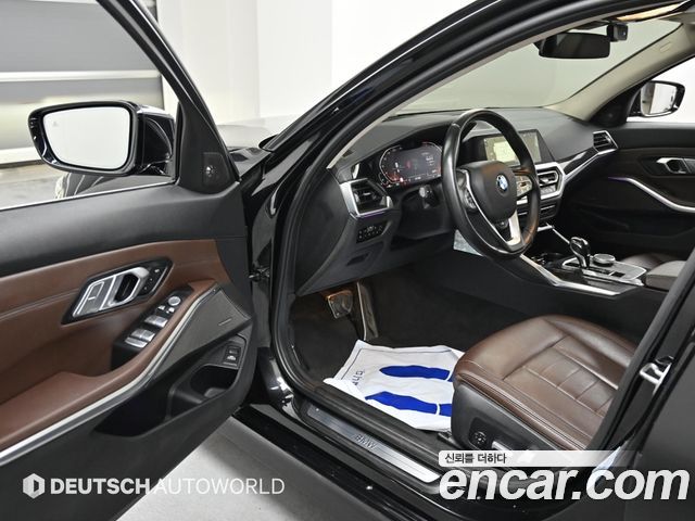 BMW 3-Series 320i Touring Luxury