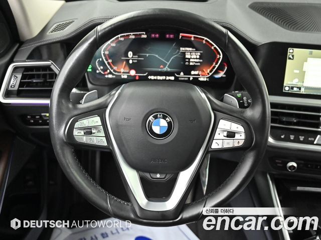 BMW 3-Series 320i Touring Luxury