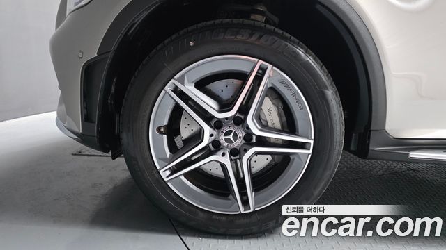 Mercedes-Benz GLC-Class GLC300e 4MATIC Coupe