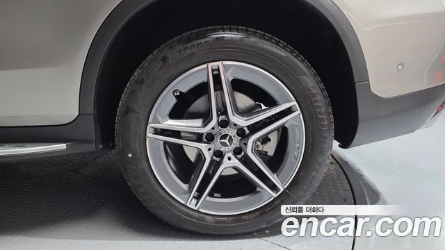 Mercedes-Benz GLC-Class GLC300e 4MATIC Coupe