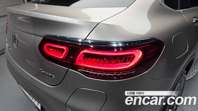 Mercedes-Benz GLC-Class GLC300e 4MATIC Coupe