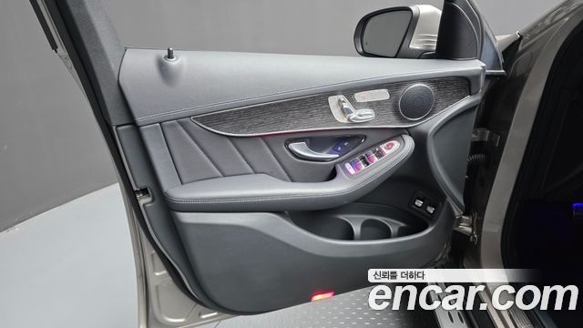 Mercedes-Benz GLC-Class GLC300e 4MATIC Coupe