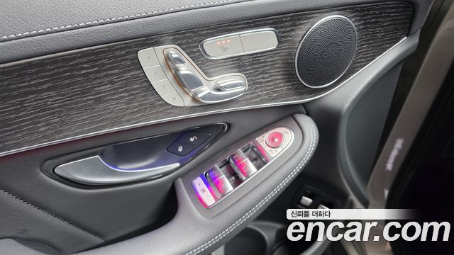 Mercedes-Benz GLC-Class GLC300e 4MATIC Coupe