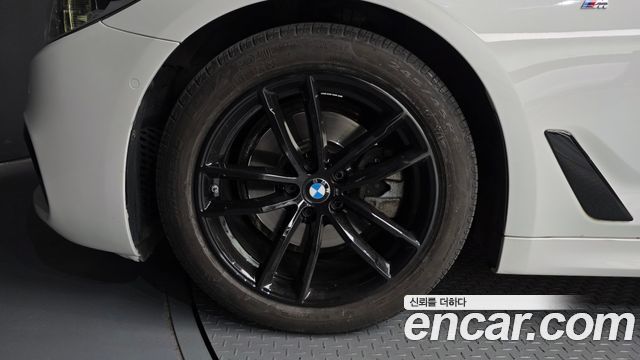 BMW 5-Series 520d xDrive M Sport Package Plus