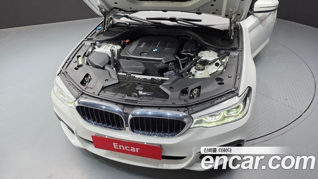 BMW 5-Series 520d xDrive M Sport Package Plus