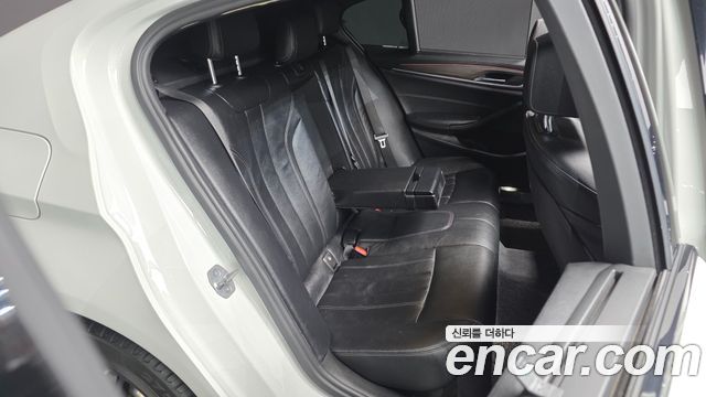 BMW 5-Series 520d xDrive M Sport Package Plus