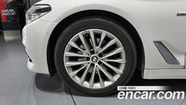 BMW 5-Series 520d Luxury Special Edition