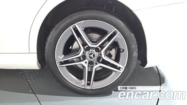 Mercedes-Benz C-Class C200 AMG Line