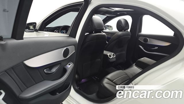 Mercedes-Benz C-Class C200 AMG Line