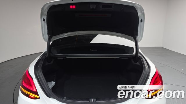 Mercedes-Benz C-Class C200 AMG Line