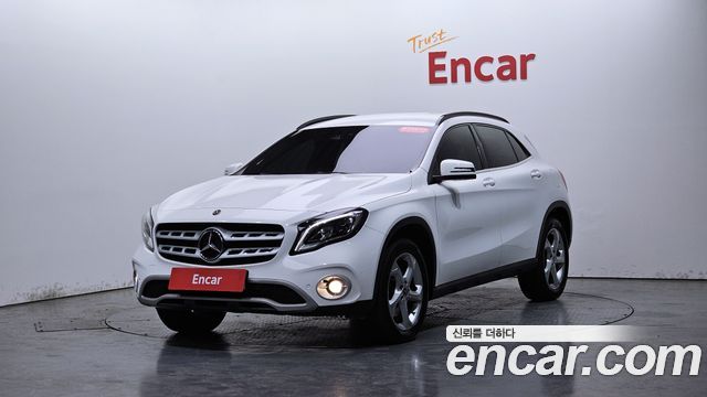 Mercedes-Benz GLA-Class GLA220