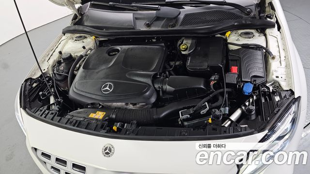 Mercedes-Benz GLA-Class GLA220