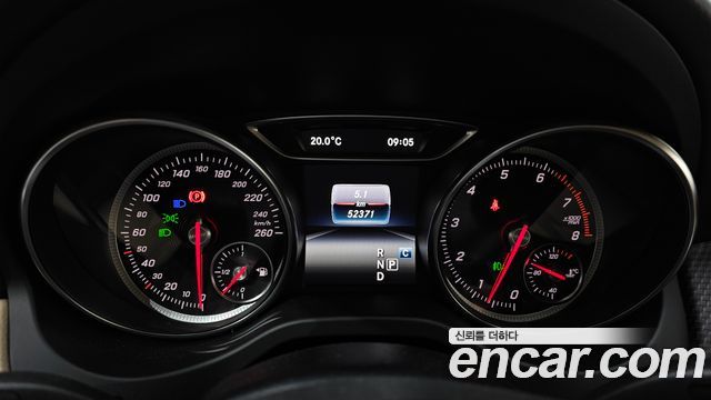 Mercedes-Benz GLA-Class GLA220