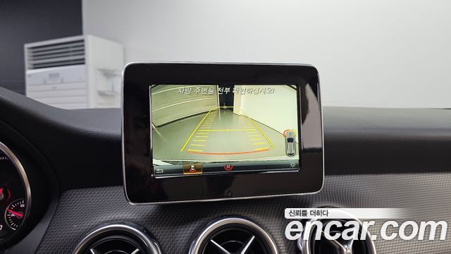 Mercedes-Benz GLA-Class GLA220
