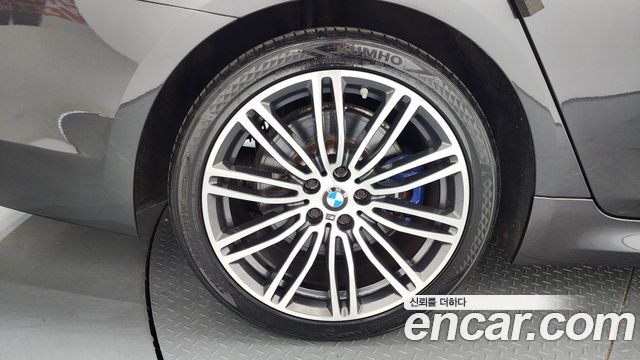 BMW 5-Series 530i xDrive M Sport Package Plus