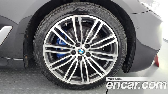 BMW 5-Series 530i xDrive M Sport Package Plus