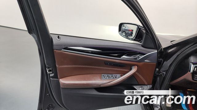 BMW 5-Series 530i xDrive M Sport Package Plus