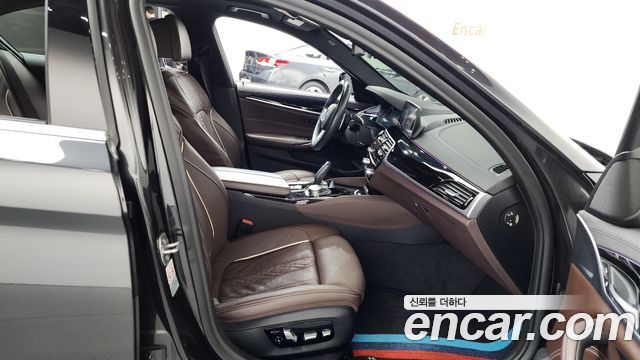 BMW 5-Series 530i xDrive M Sport Package Plus