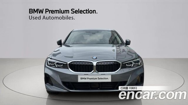 BMW 3-Series 320i