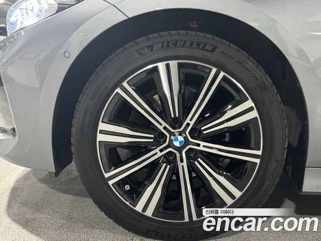BMW 3-Series 320i