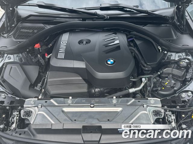 BMW 3-Series 320i