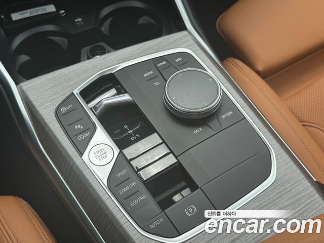 BMW 3-Series 320i