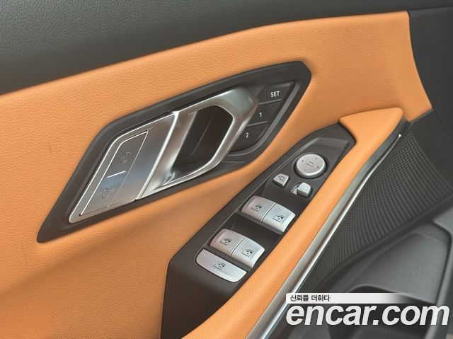 BMW 3-Series 320i