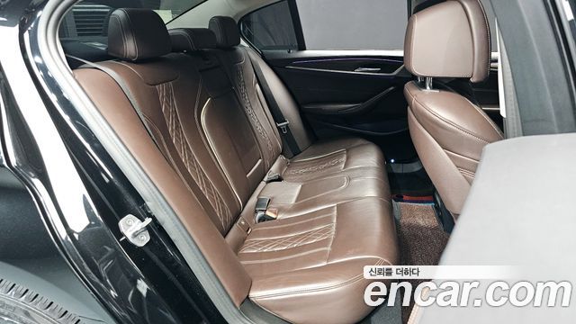 BMW 5-Series 520d xDrive Luxury Plus