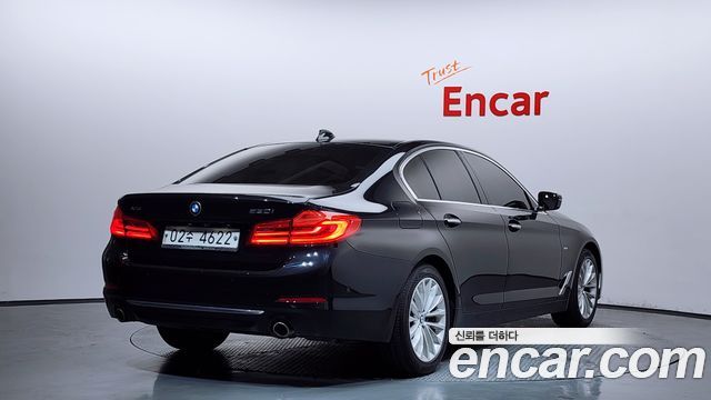 BMW 5-Series 530i xDrive Luxury Plus