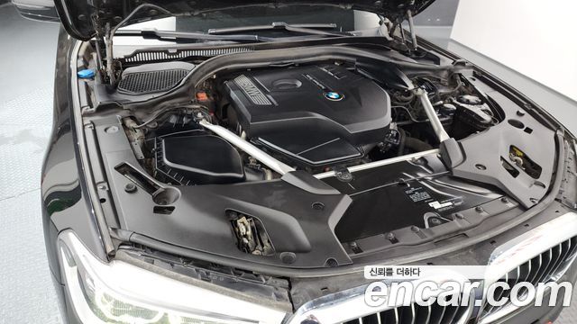 BMW 5-Series 530i xDrive Luxury Plus