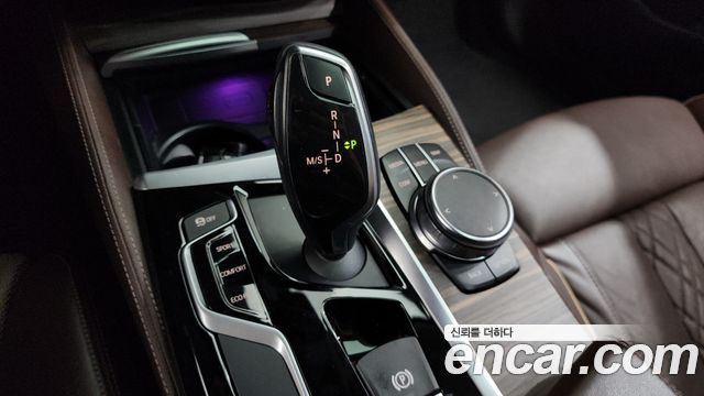 BMW 5-Series 530i xDrive Luxury Plus